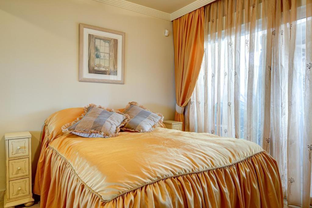Frontline Beach Apartment - Sinfonia Del Mar Естепона Екстер'єр фото